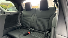 Land Rover Discovery 3.0 D300 R-Dynamic SE 5dr Auto Diesel Station Wagon